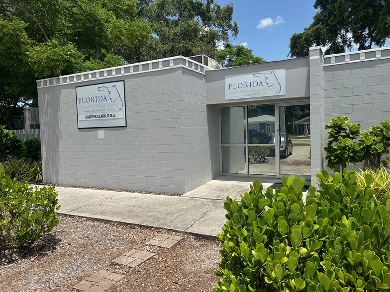 Primary Photo Of 3914 9th Ave, Bradenton Medical For Sale