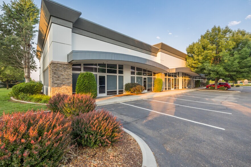 More Photos Of 1620 S Topaz Way, Meridian Office For Lease