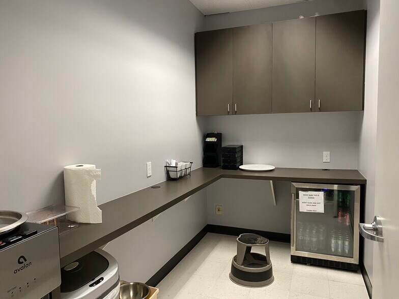 More Photos Of 1901 Avenue of the Stars, Los Angeles Office For Lease