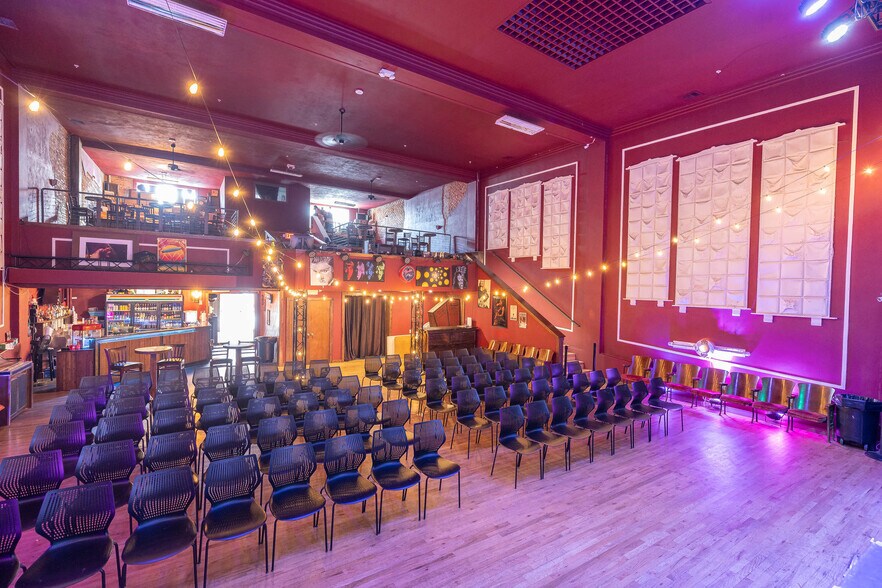 More Photos Of 128 W Central Ave, Bentonville Freestanding For Sale