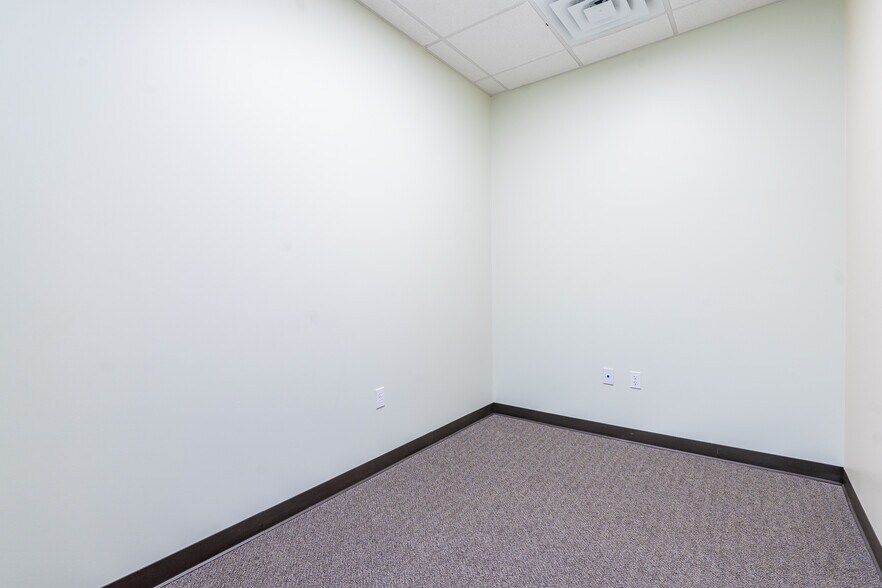 More Photos Of 4714 Riverstone Blvd, Missouri City Medical For Sale