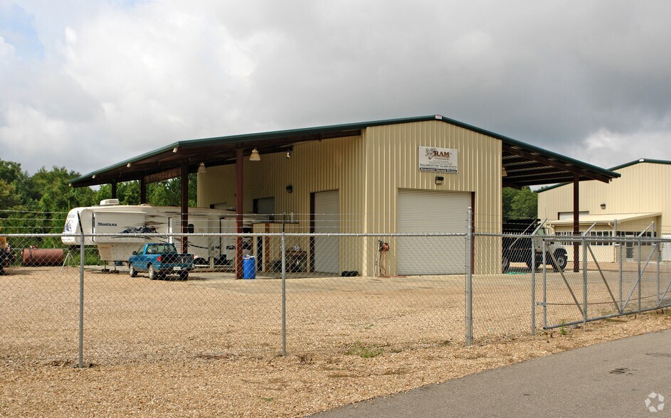 More Photos Of 60 Ram Blvd, Midway Unknown For Lease