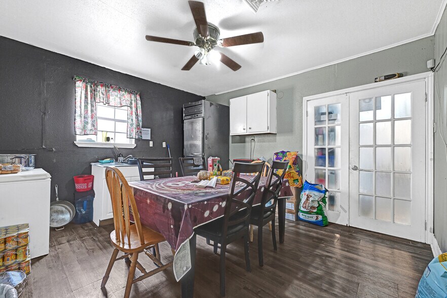 More Photos Of 1710 Cypress Creek Pkwy, Houston Office For Sale