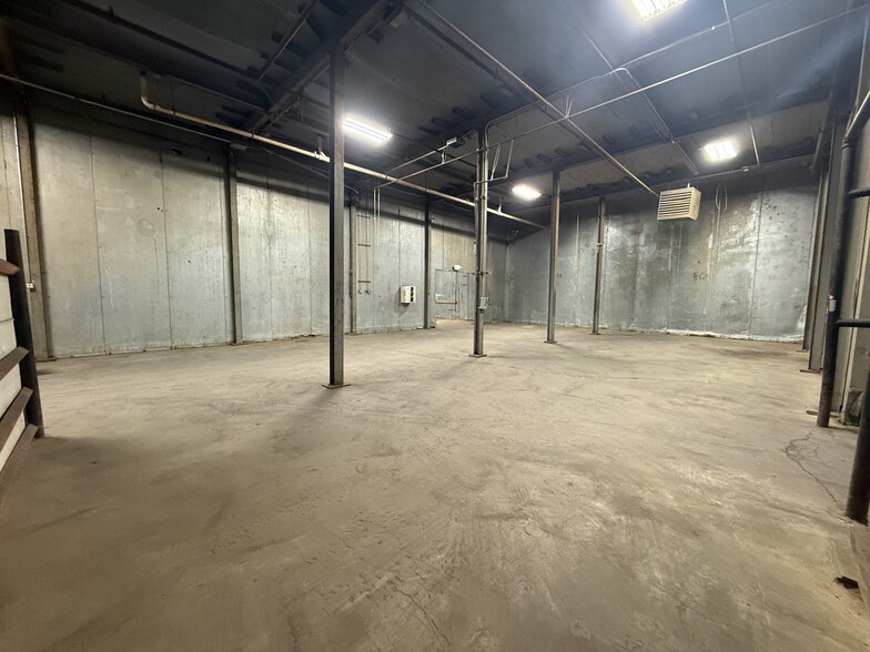 More Photos Of 1395 Suckle Hwy, Pennsauken Manufacturing For Lease