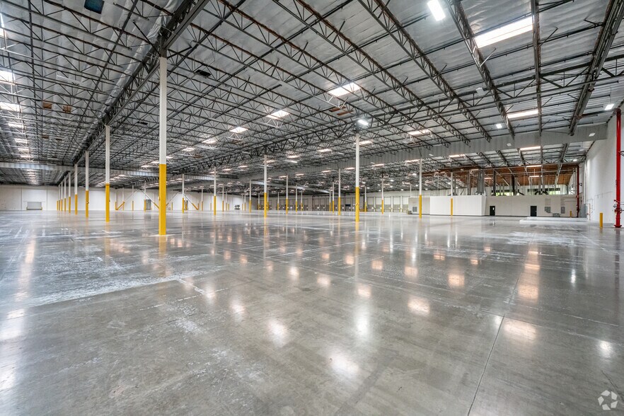 More Photos Of 458-486 E Lambert Rd, Fullerton Distribution For Lease