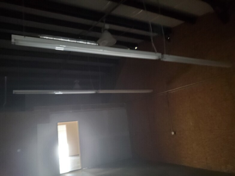 More Photos Of 2290 Dickinson Ave, League City Warehouse For Lease