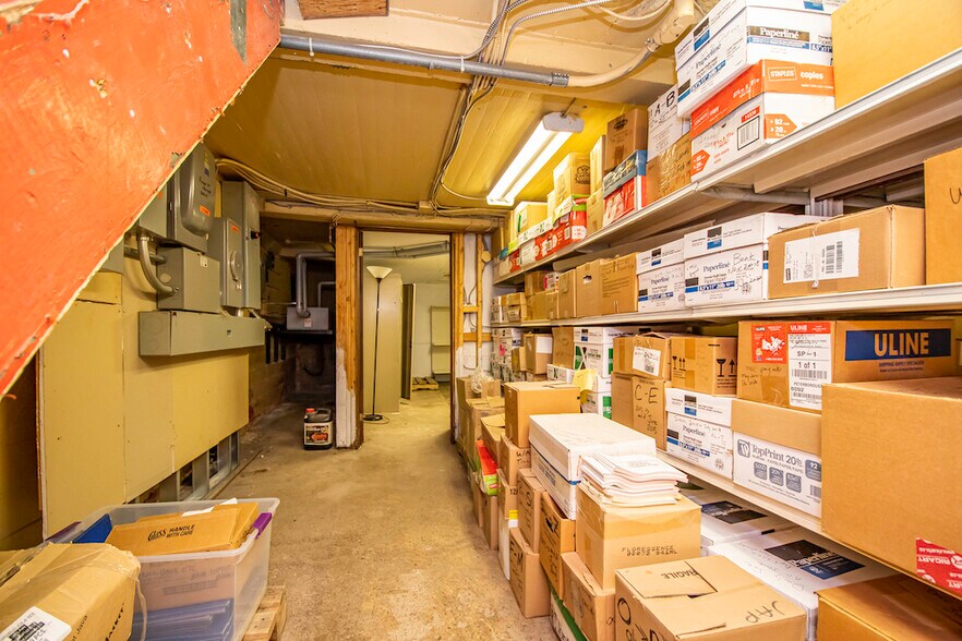 More Photos Of 904 Water St, Peterborough Freestanding For Lease