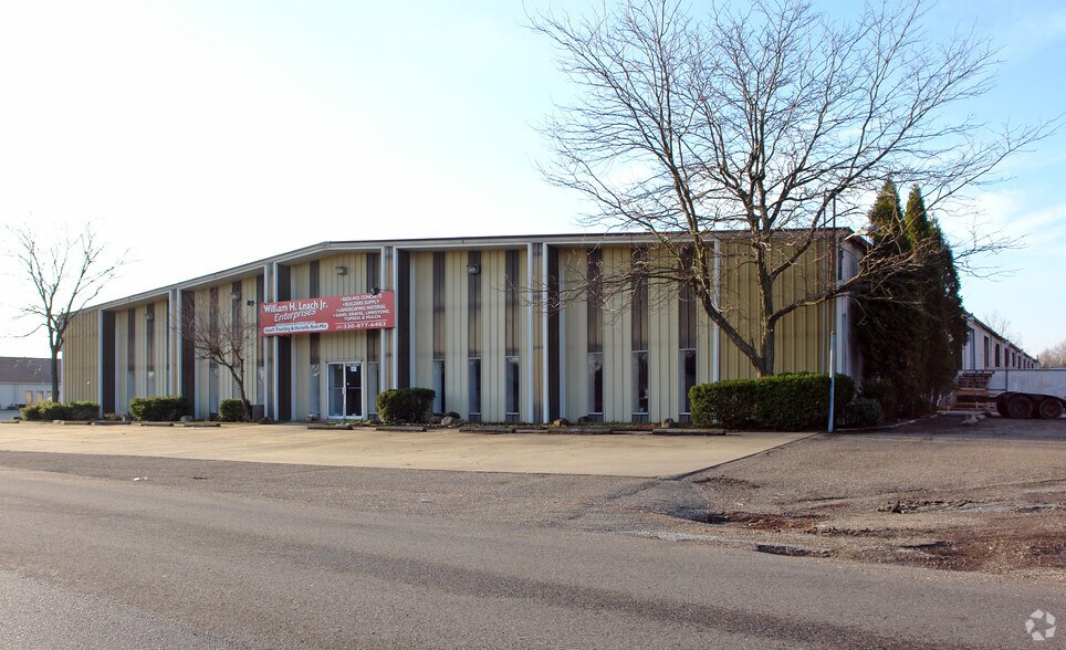 More Photos Of 3618-3642 Apache St, Uniontown Warehouse For Lease