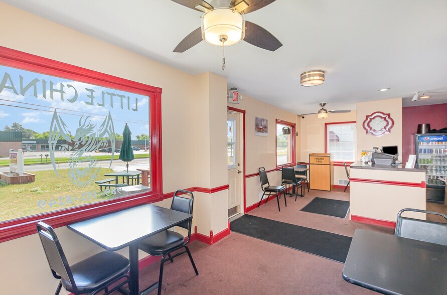 More Photos Of 9743 N Greenville Rd, Lakeview Restaurant For Sale