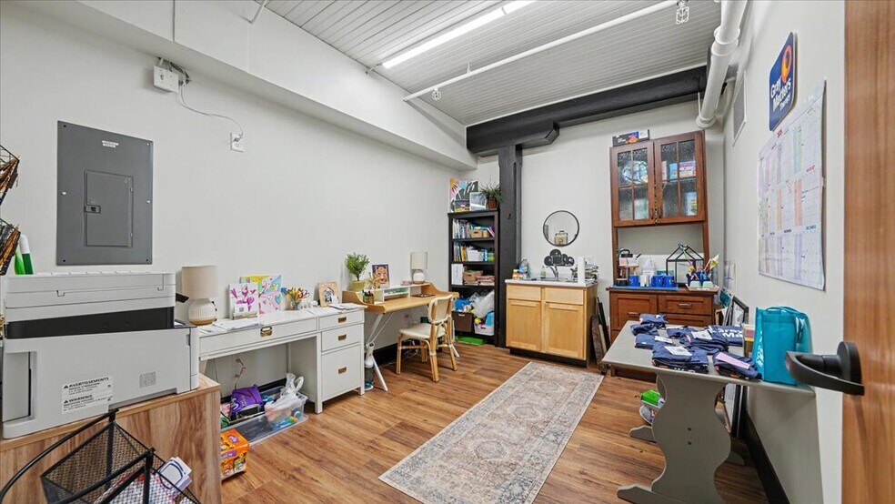 More Photos Of 102 Walnut St, Winona Office Residential For Sale