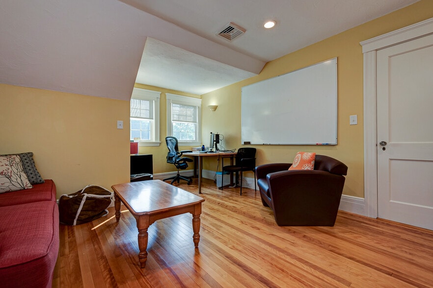 More Photos Of 8 Church St, Westborough Office Residential For Lease