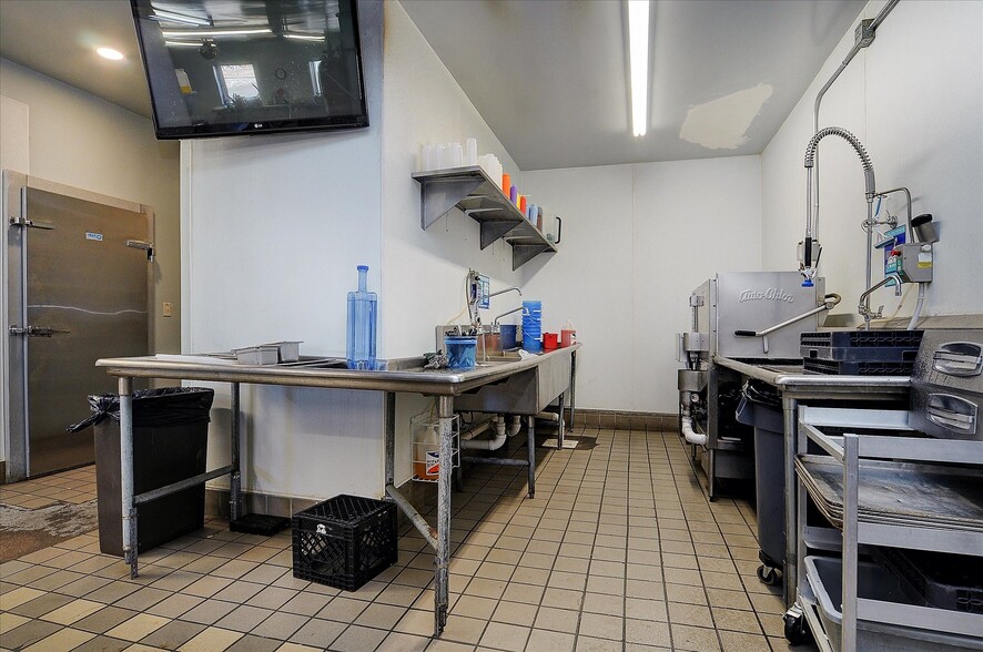 More Photos Of 720 E 50 Hwy, Salida Restaurant For Sale