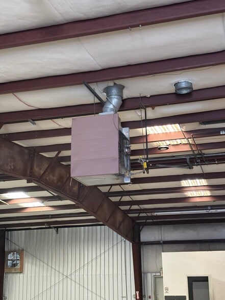 More Photos Of 110 Commercial Rd, Spartanburg Distribution For Lease