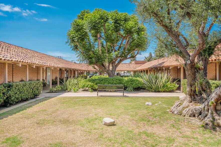 More Photos Of 13362 Newport Ave, Tustin Unknown For Lease
