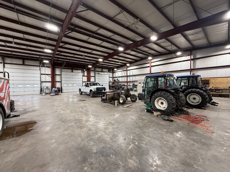More Photos Of 400 Hopewell Ln, Gratiot Service For Sale
