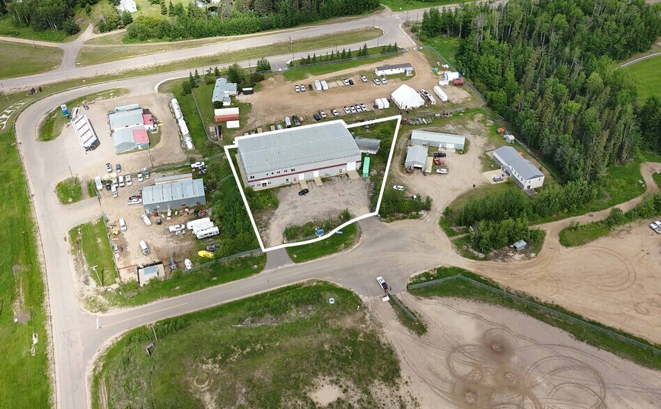 More Photos Of 105 Oak Crt, Anzac Warehouse For Sale