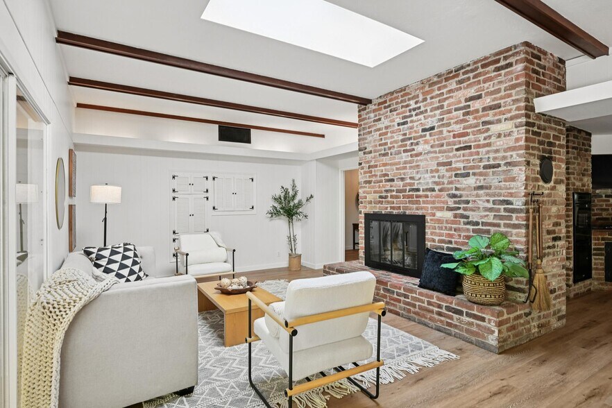 More Photos Of 135 Spring Grove Ave, San Rafael Multifamily For Sale