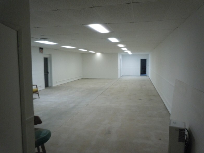 More Photos Of 108 SE 6th St, Abilene Specialty For Sale