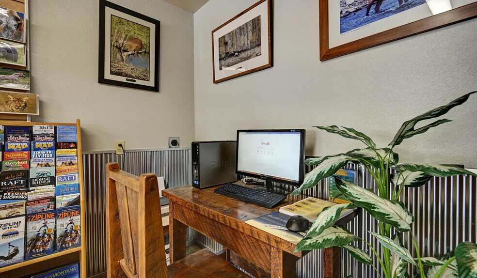 More Photos Of 702 Scott St, Gardiner Hotel For Sale