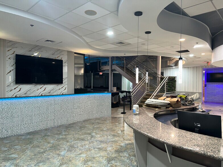 More Photos Of 6401-6445 Raleigh St, Orlando Freestanding For Lease