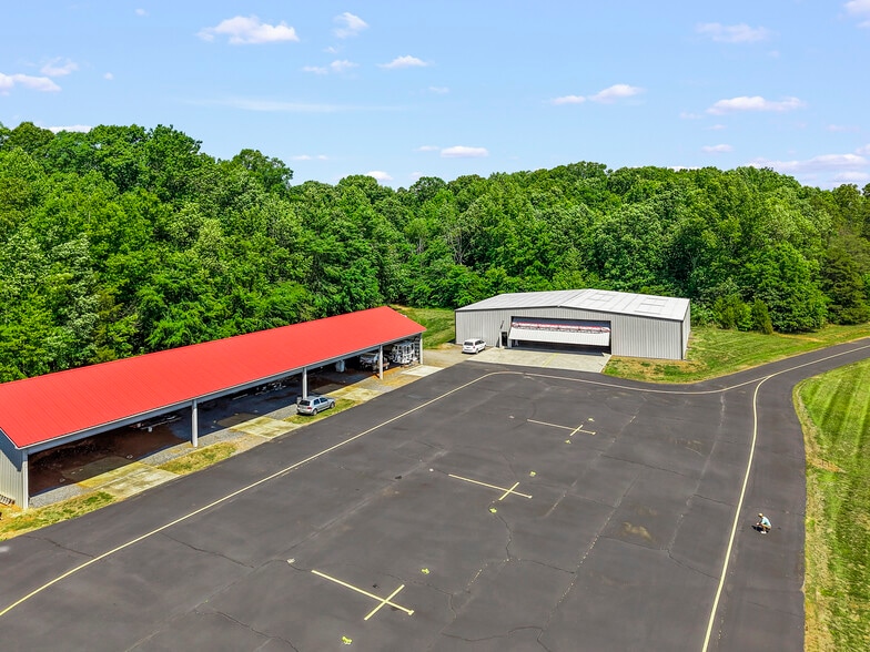 More Photos Of 249 Gilbert Rd, Mocksville Airport For Sale