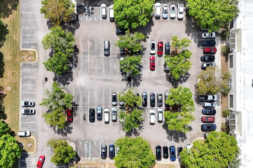 More Photos Of 8810 Commodity Cir, Orlando Showroom For Sale