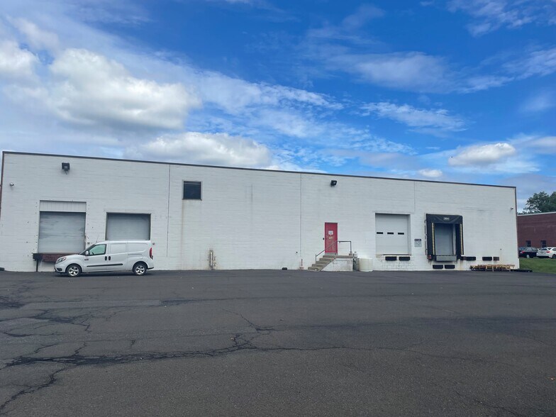 More Photos Of 2342 N Penn Rd, Hatfield Manufacturing For Lease