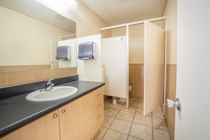 More Photos Of 7212 US Highway 19, New Port Richey Office For Sale