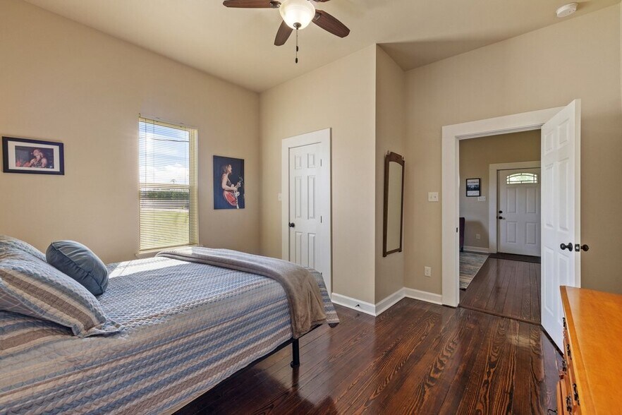 More Photos Of 314 W 3rd St, Taylor Multifamily For Sale