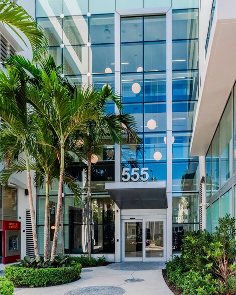 More Photos Of 555 Washington Ave, Miami Beach Office For Lease
