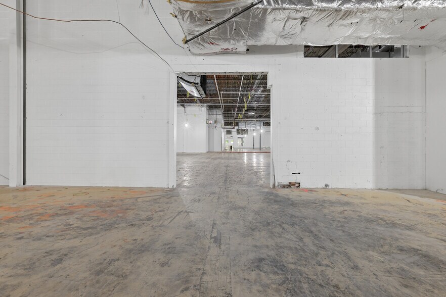 More Photos Of 32 Coslin Dr, Southborough Research And Development For Lease