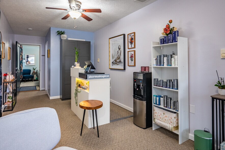 More Photos Of 2815 Grand Central Ave, Vienna General Retail For Sale