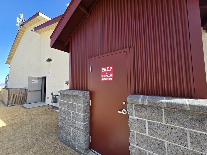 More Photos Of 2555 N Crownpointe Dr, Prescott Valley Freestanding For Sale