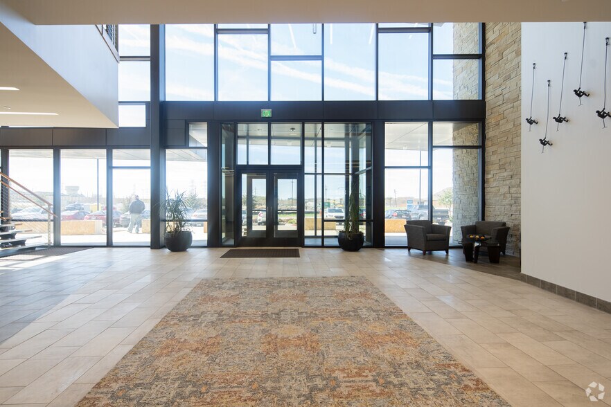 More Photos Of 4351 Mapleshade Ln, Plano Office For Lease