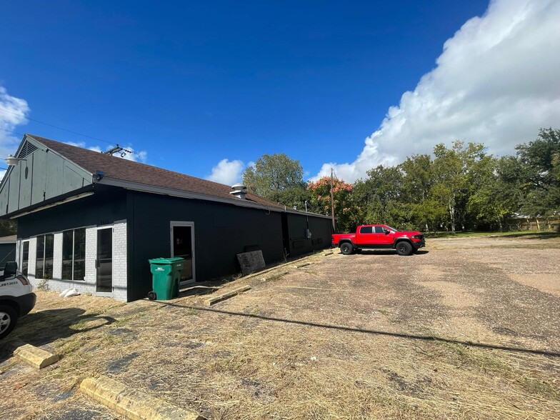 Primary Photo Of 1916 Cedar Dr, La Marque Restaurant For Lease