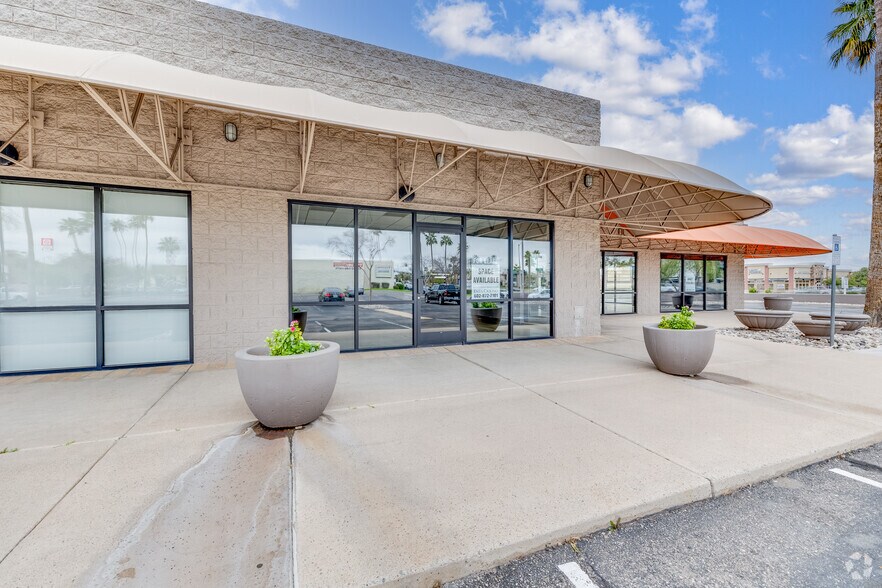 More Photos Of 1107 E Bell Rd, Phoenix General Retail For Lease