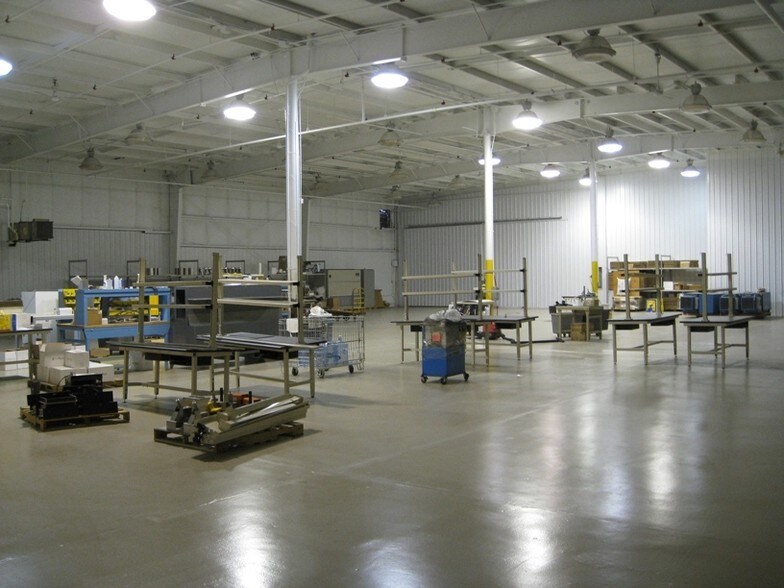More Photos Of 2425 Hutson Rd, Green Bay Manufacturing For Sale
