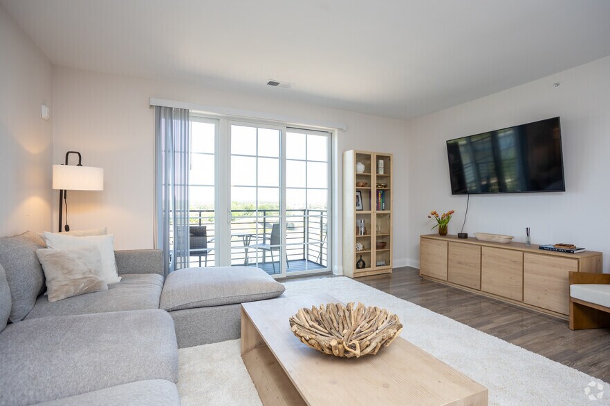 More Photos Of 140 E Monument Ave, Dayton Apartments For Lease