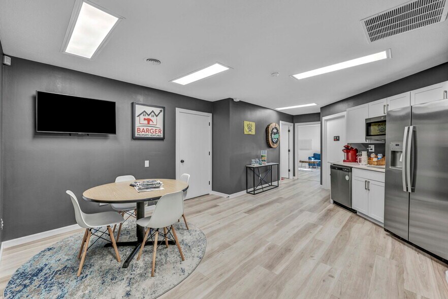 More Photos Of 1824 E Broad St, Columbus Office Residential For Lease