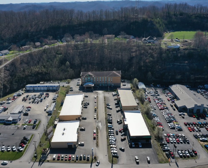 More Photos Of 124 Corporate Dr, Hazard Storefront For Sale