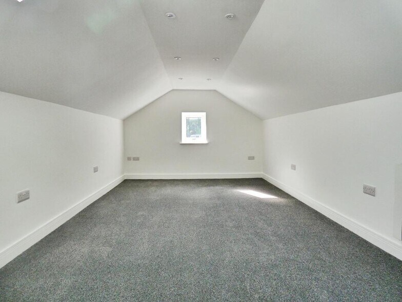 More Photos Of Market Pl, Hawes Hotel For Sale