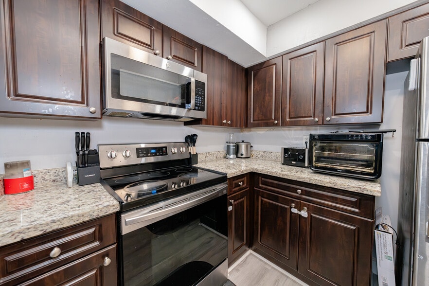 More Photos Of 5971 NW 17th Pl, Sunrise Apartments For Sale