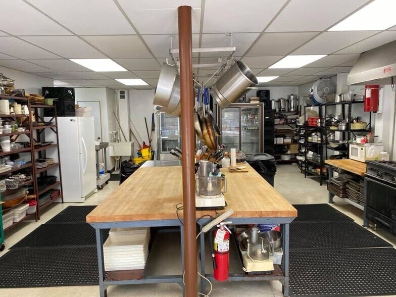 More Photos Of 34 North Ave, Garwood Freestanding For Lease