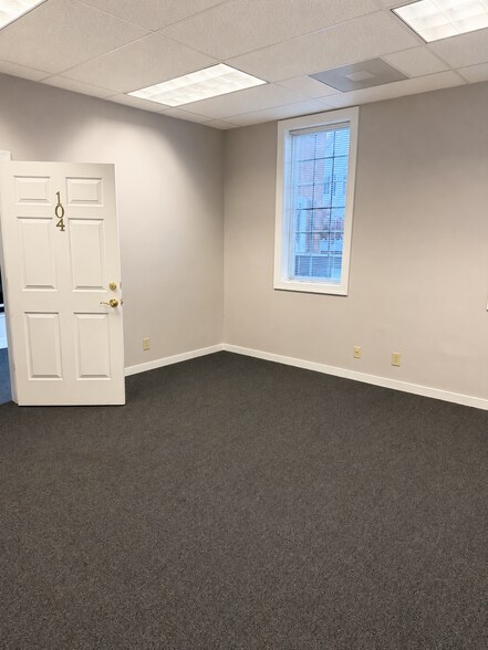 More Photos Of 9568 Kings Charter Dr, Ashland Coworking Space