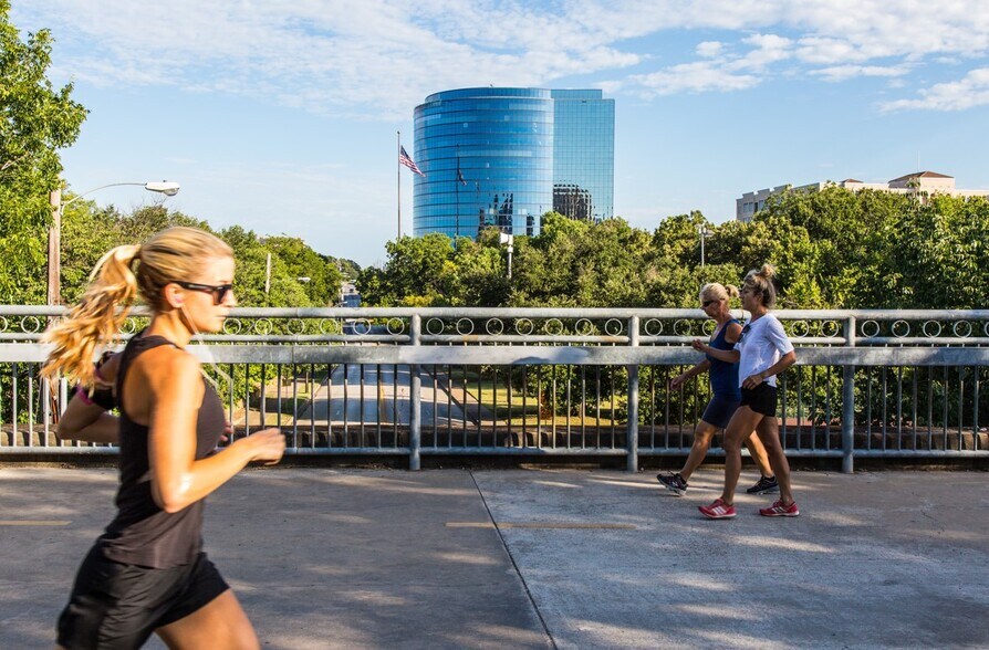 More Photos Of 3500 Maple Ave, Dallas Office For Lease