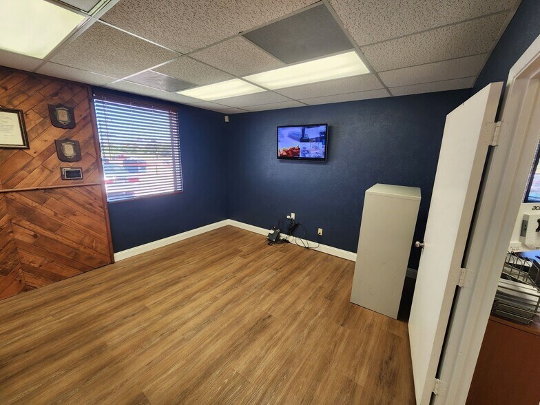 More Photos Of 5105 Martin Dr, Rowlett Office For Sale