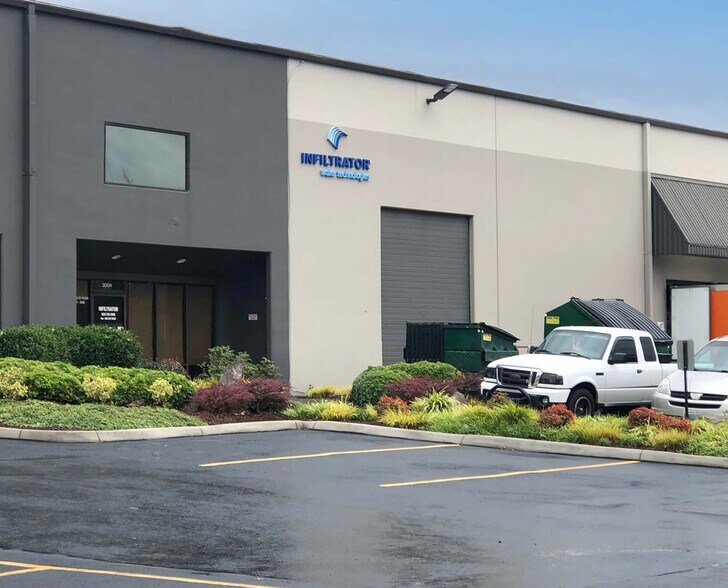 More Photos Of 3002-3014 N Wygant St, Portland Distribution For Lease