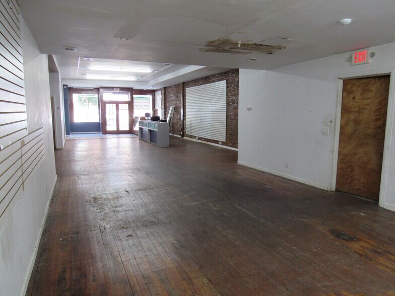More Photos Of 9 New Main St, Haverstraw Storefront Retail Residential For Lease