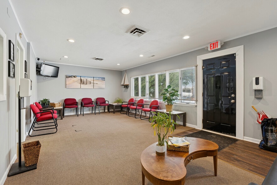 More Photos Of 81 Somerset Dr, Willingboro Medical For Sale