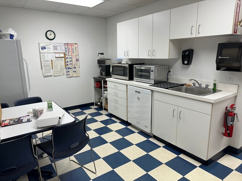 More Photos Of 11114-11158 James St, Zeeland Warehouse For Sale